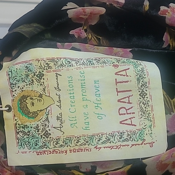 ARATTA Holiday Garden Velvet Black & Floral Kimono with Fringe. OS NWT MSRP $222 - Picture 7 of 11